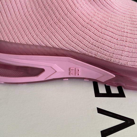 GIVENCHY Logo Sock Sneaker - Picture 5 of 7